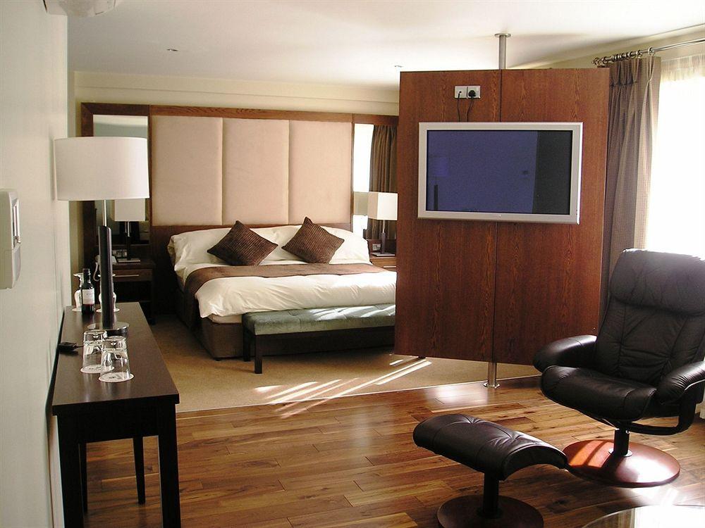 Clayton Hotel Silver Springs Cork Room photo